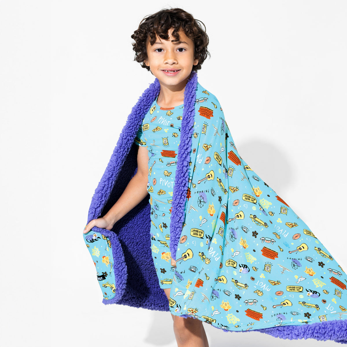 Perk 90 Central Perk FRIENDS Bamboo Sherpa Blanket: Cozy & Iconic Comfort ...
